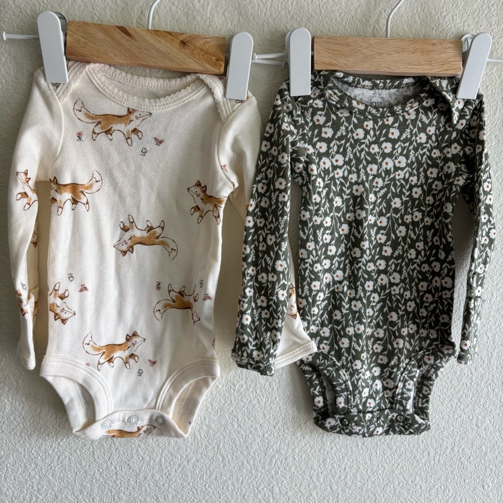 Carter's Cream and Green Long Sleeve Bodysuit Set NWOT newborn